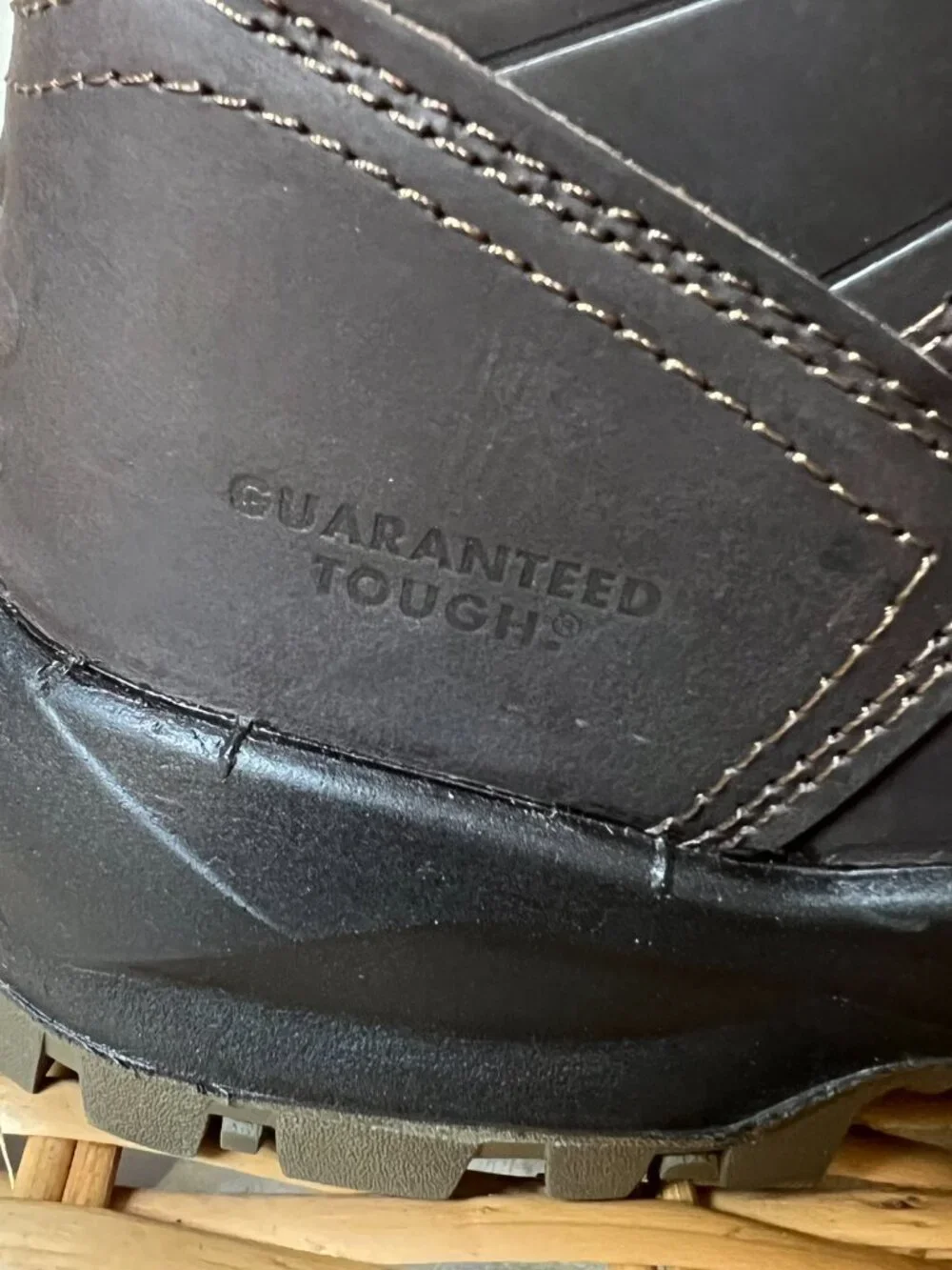 Men industrial shoes Size 13M Soft Toe tough Work Boots oil & slip resistant